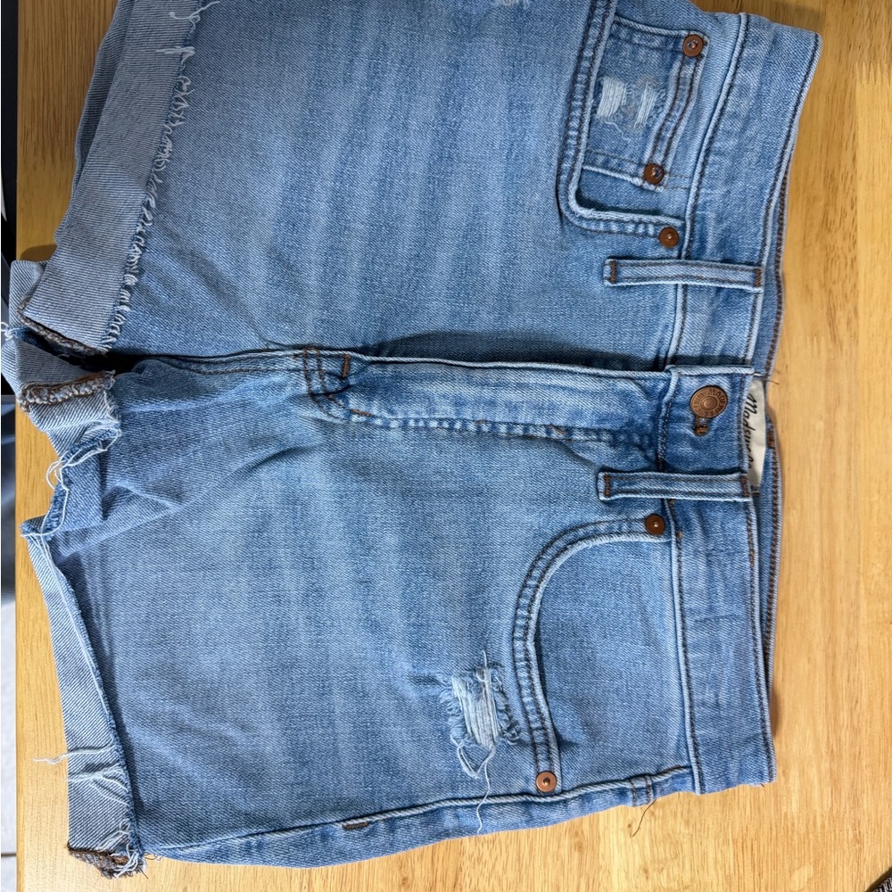 Madewell Women’s Light Blue Denim Shorts - Classic Cut